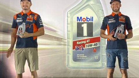 Dua Pebalap MotoGP Tim Red Bull KTM Tandai Peluncuran Oli Mobil1 Racing 4T