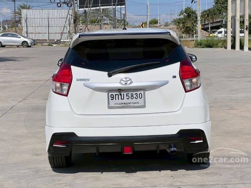 2015 Toyota YARIS E Hatchback