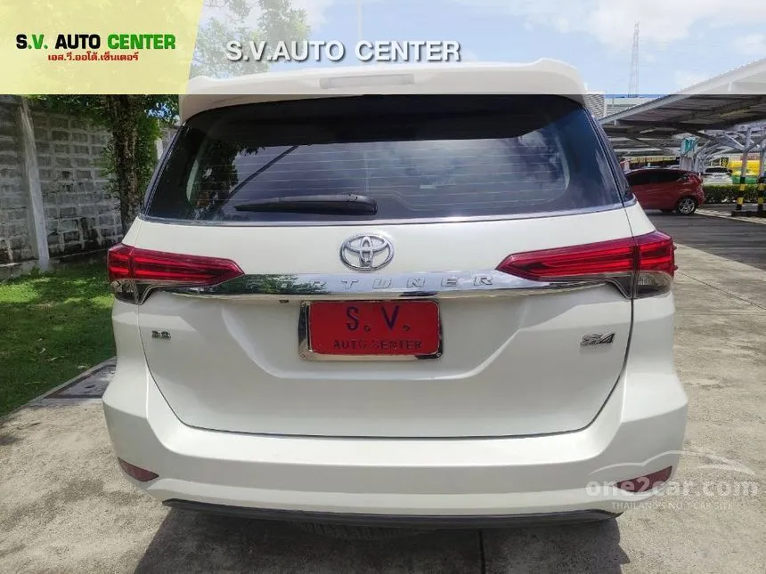2016 Toyota FORTUNER V SUV