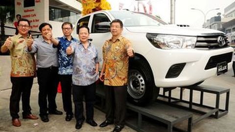 Toyota Luncurkan All-new Toyota Hilux di Kalimantan