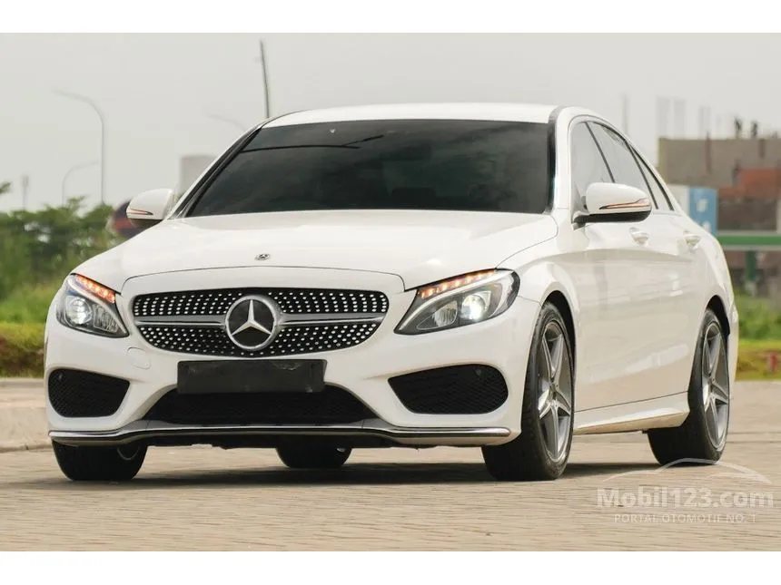 2017 Mercedes-Benz C200 AMG Line Sedan