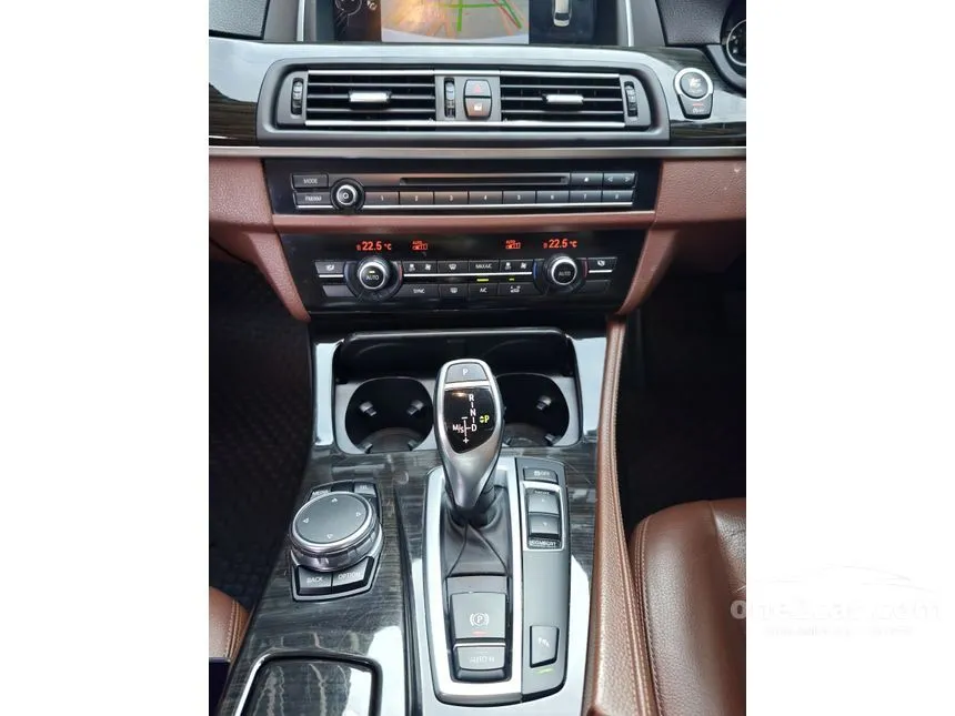 2016 BMW 528i Luxury Sedan