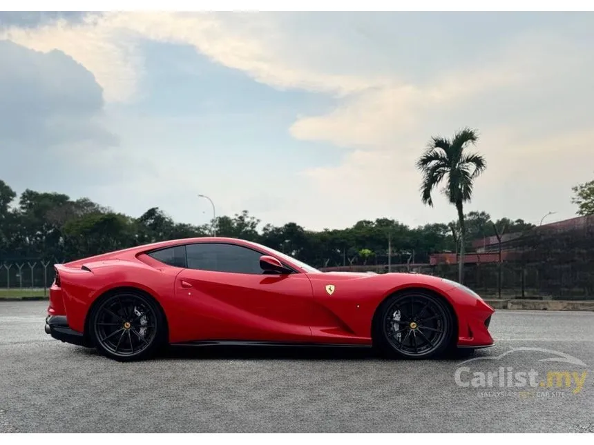 2019 Ferrari 812 Superfast Coupe