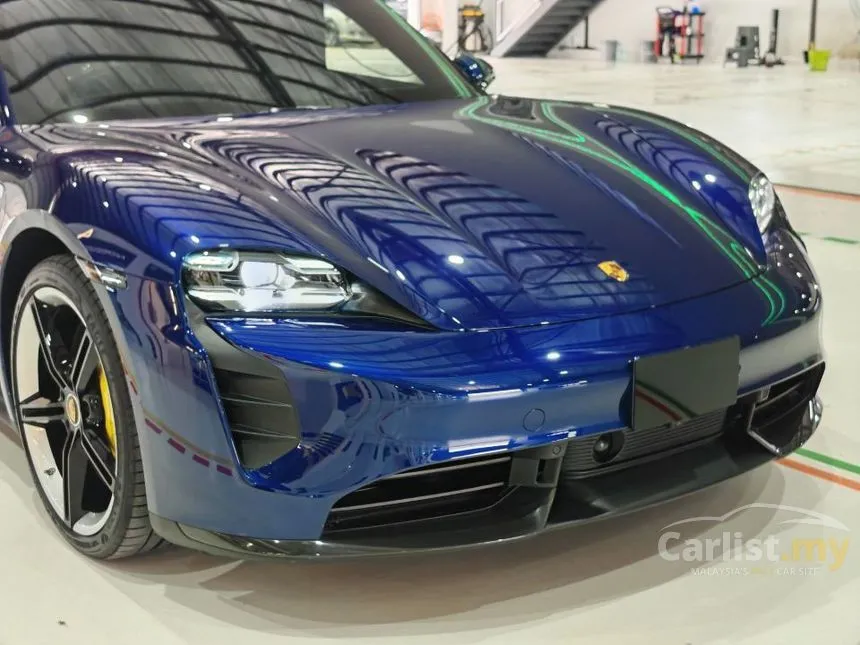 2022 Porsche Taycan Turbo S Sedan