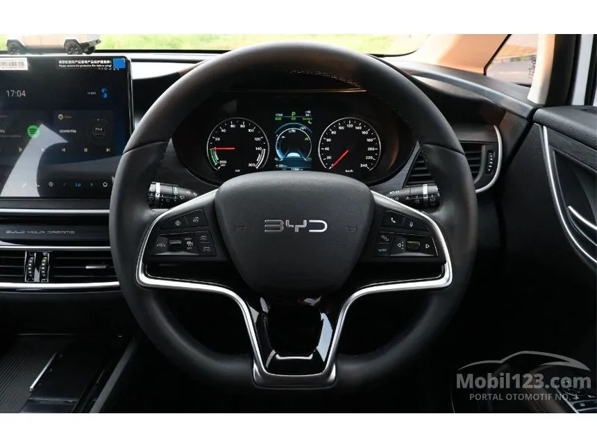 2025 BYD M6 Superior 7 Seater MPV
