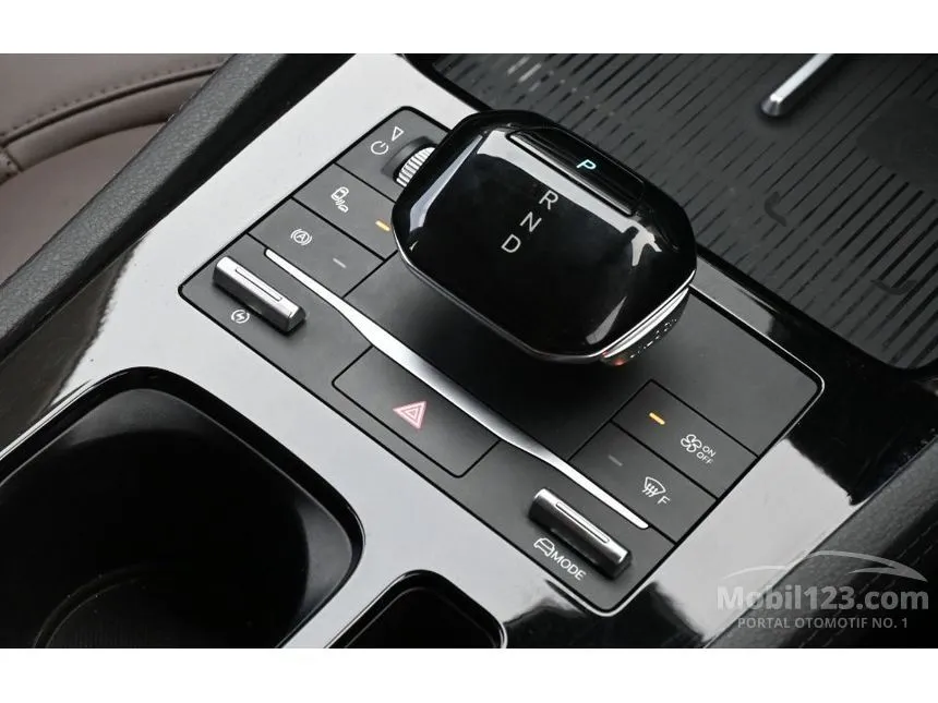2025 BYD M6 Superior 7 Seater MPV