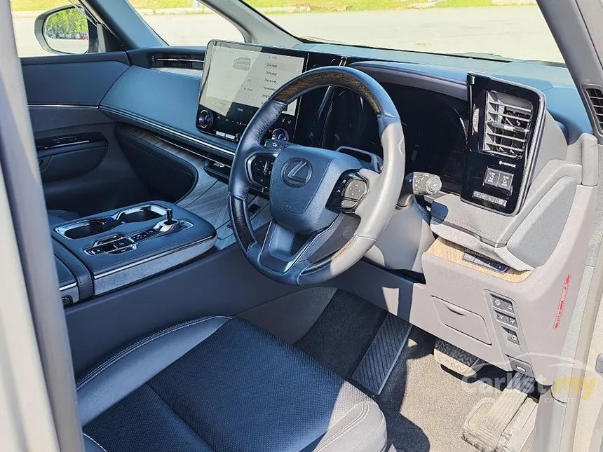 2024 Lexus LM 500h 4 Seater MPV