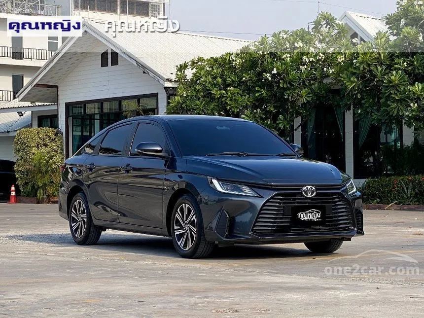 2022 Toyota Yaris Ativ Smart Sedan