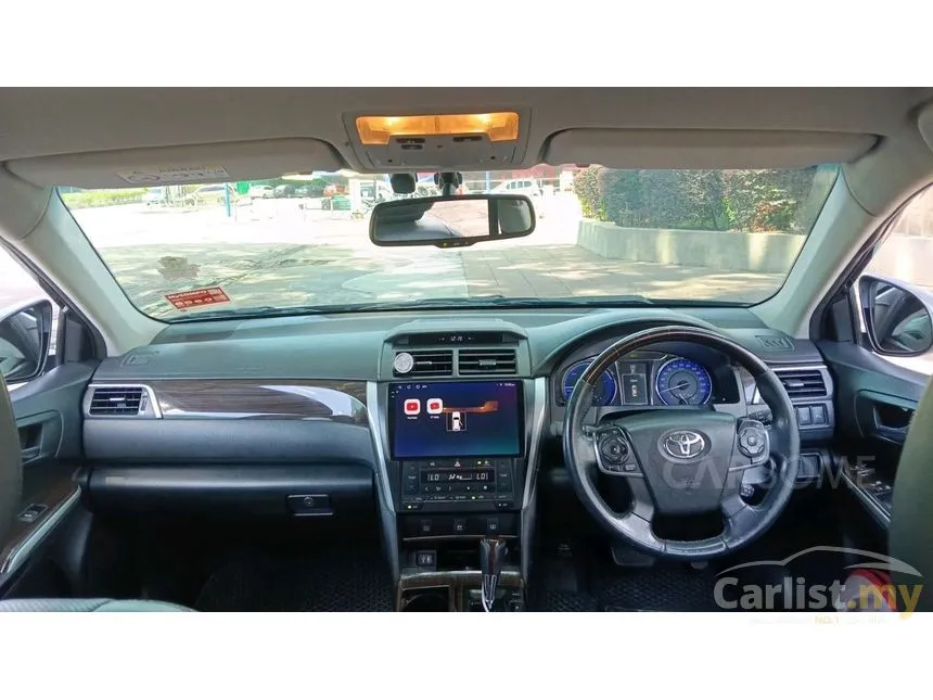 2015 Toyota Camry Hybrid Sedan