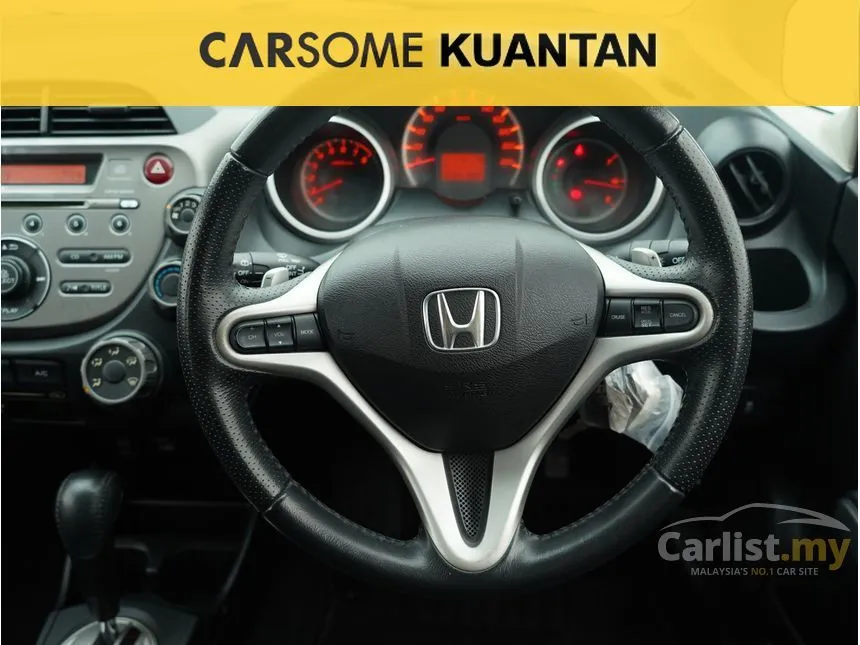 2011 Honda Jazz V Hatchback