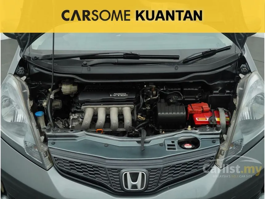 2011 Honda Jazz V Hatchback