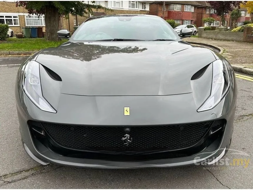 2019 Ferrari 812 Superfast Coupe