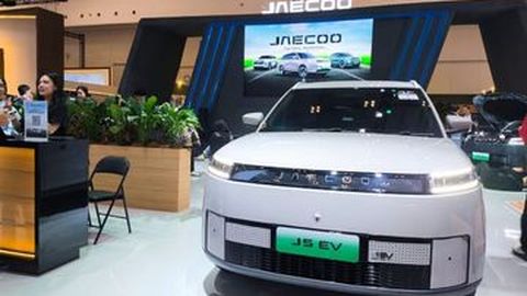JAECOO J5 EV, Harga Tetap Sama di GJAW 2025 di Tengah Lonjakan Pesanan