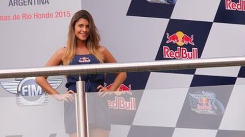Cewek-cewek Cantik yang Bikin Rossi Ngacir