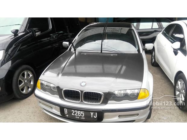 318i BMW  Murah  57 mobil  dijual  di Indonesia Mobil123