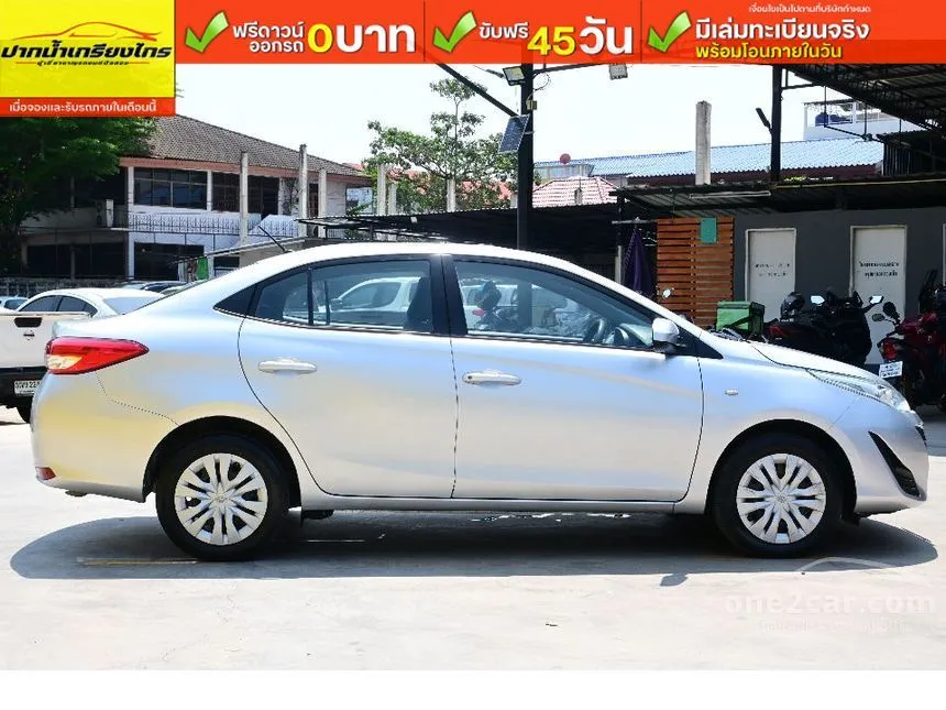 2018 Toyota Yaris Ativ J Sedan