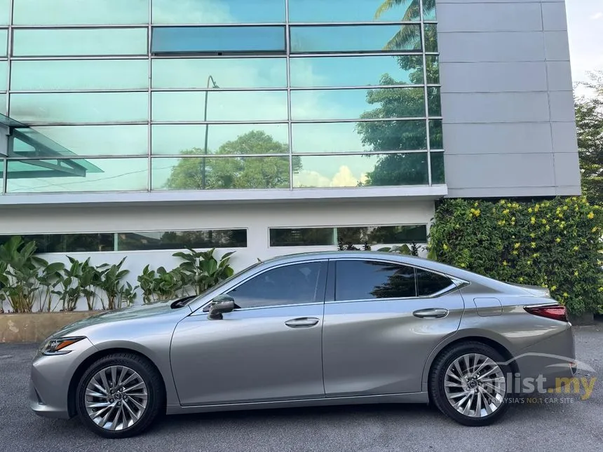2022 Lexus ES 250 Luxury Sedan
