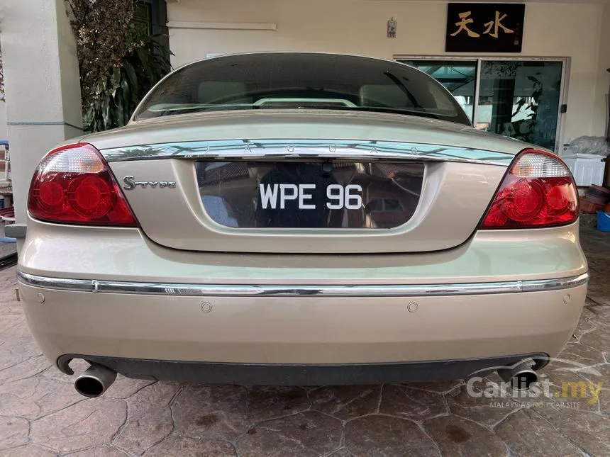 2005 Jaguar S-Type Luxury SWB Sedan