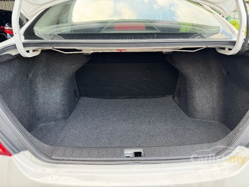 2013 Nissan Almera VL Sedan