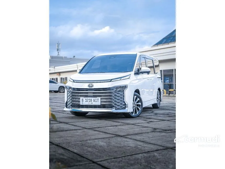 2023 Toyota Voxy (Premium Color) MPV