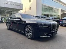2024 BMW i7 0.0 xDrive60 Gran Lusso Sedan CASH ASTRA TERMURAH