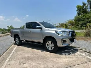2019 Toyota HILUX REVO 2.4 E Prerunner Smart Cab Pickup