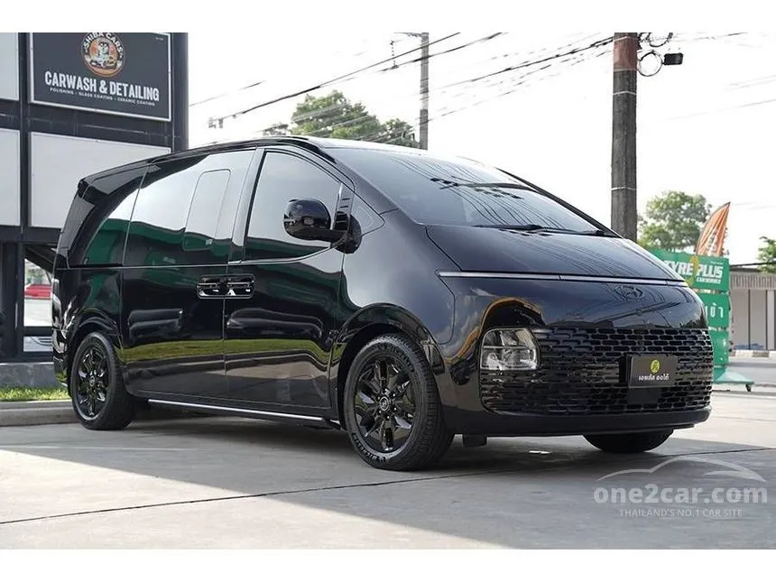2021 Hyundai Staria SEL Van