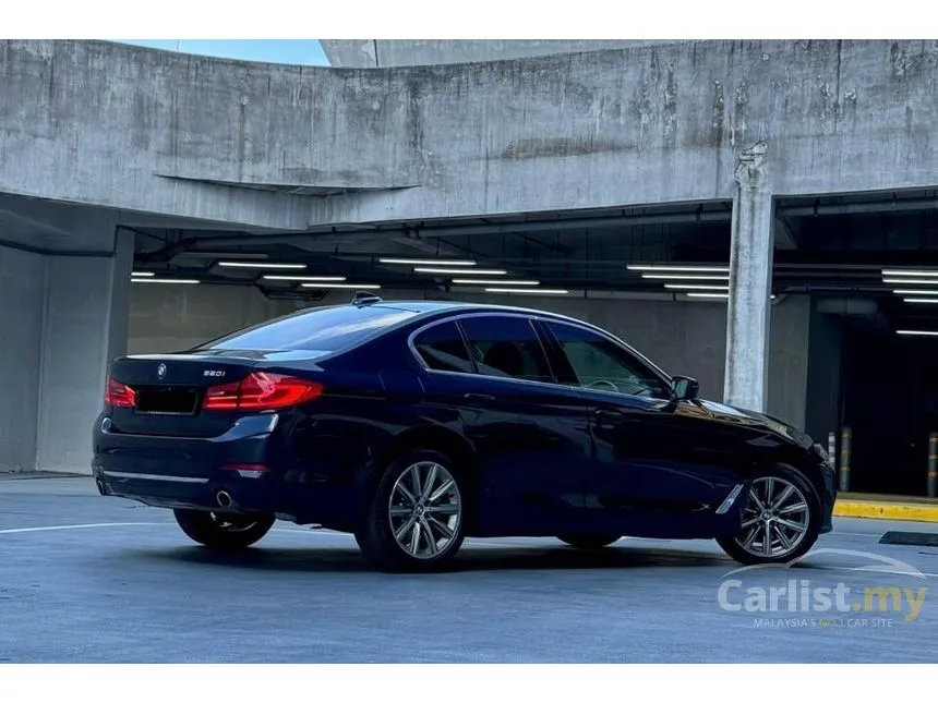 2020 BMW 520i Luxury Sedan