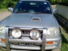 2003 Mitsubishi Storm 2.5 L200 GLS Pickup Truck