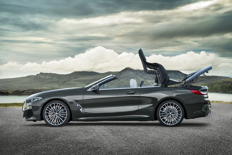 BMW Pamerkan Indahnya All-new 8 Series Convertible 2