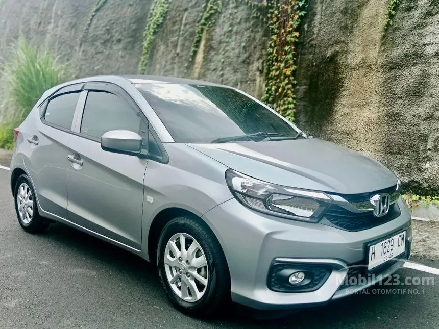 Jual Mobil Honda Brio 2022 E Satya 1.2 di Jawa Tengah Automatic Hatchback Silver Rp 155.000.000