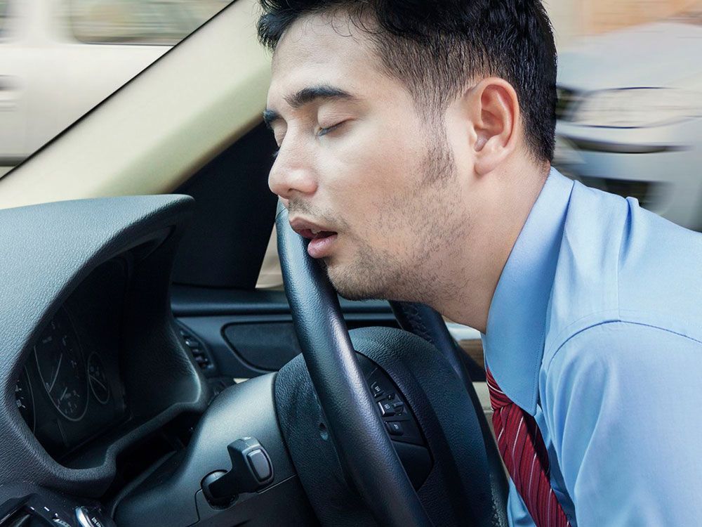 Tips Menjaga Kondisi Mata Saat Berkendara dari Wuling