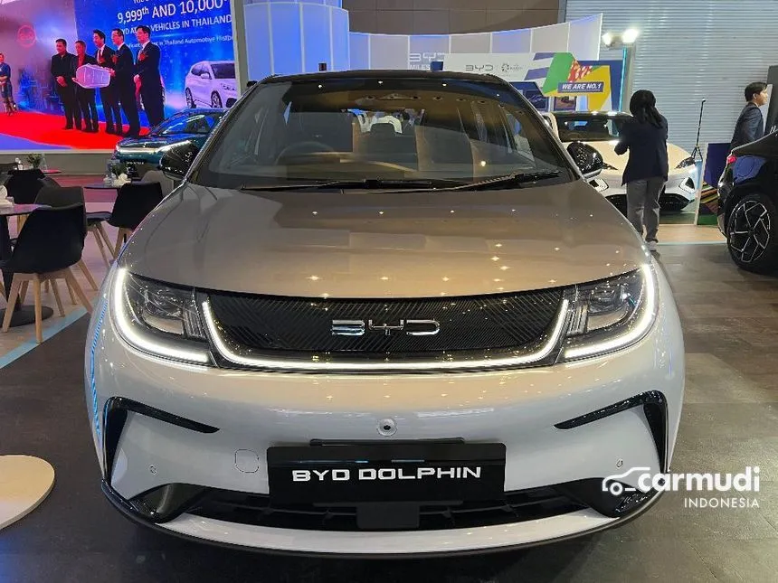 2024 BYD Dolphin Premium Extended Range Hatchback