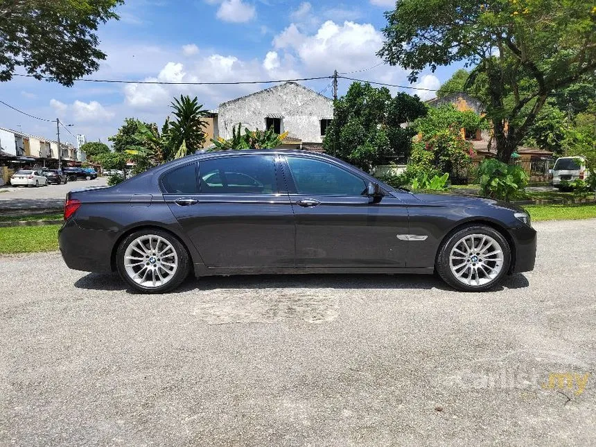 2011 BMW 740Li Sedan