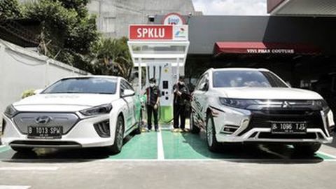 Pertamina Resmikan SPKLU Baru, Isi Daya Masih Gratis