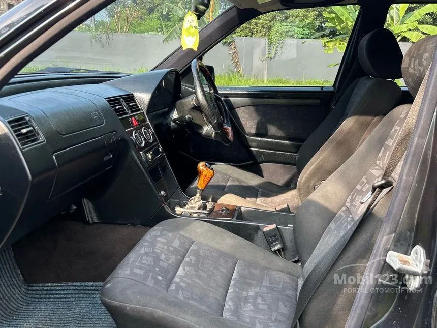 1998 Mercedes-Benz C180 Classic Sedan