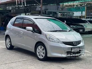 2013 Honda JAZZ 1.5 V Hatchback