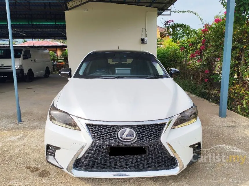 2011 Lexus CT 200h Hatchback