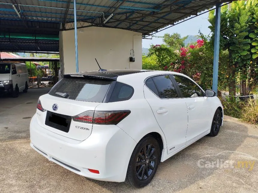 2011 Lexus CT 200h Hatchback