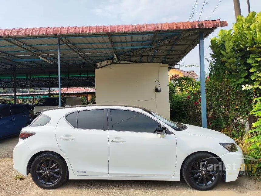2011 Lexus CT 200h Hatchback