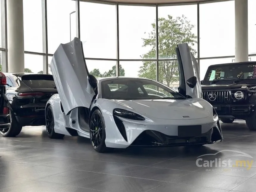 2023 McLaren Artura Coupe