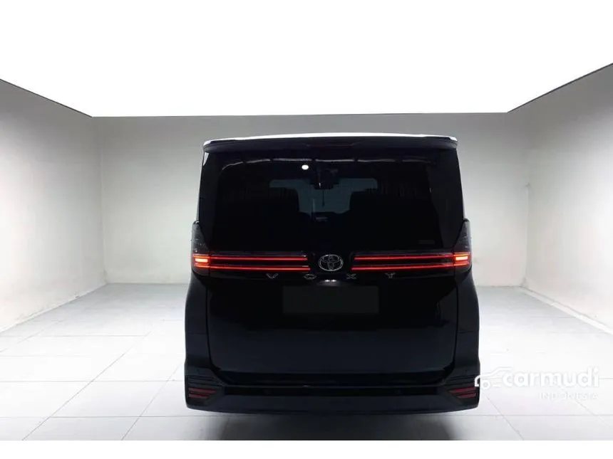 2023 Toyota Voxy (Premium Color) MPV