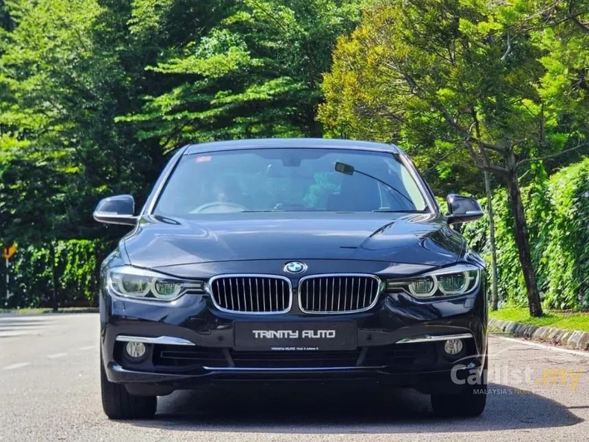 2019 BMW 318i Luxury Sedan
