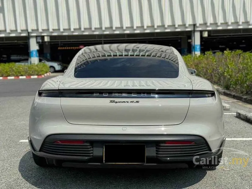2022 Porsche Taycan 4S Sedan