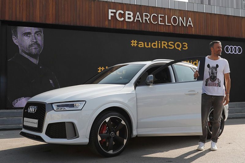 Pemain dan Pelatih FC Barcelona Bawa Pulang Audi 8