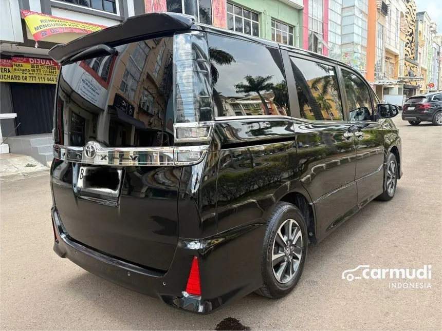2018 Toyota Voxy MPV