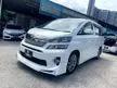 Used 2013/2014 Sun/Moonroof,1Owner,Keyless,2xPowerDoor,PowerBoot,Leather-Fabric7Seater,Home Theater,ECO,NANOE Filter-2013/14 Toyota Vellfire 2.4 Z Golden Eyes MPV - Cars for sale