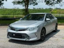 2016 Toyota Camry 2.5 Hybrid Luxury Sedan