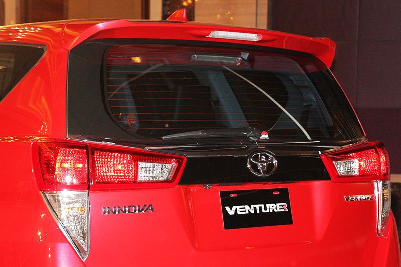 New Toyota Innova Venturer Panaskan Pasar MPV Dalam Negeri 14