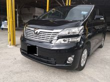 2011 Toyota Vellfire 2.4 8 seaters